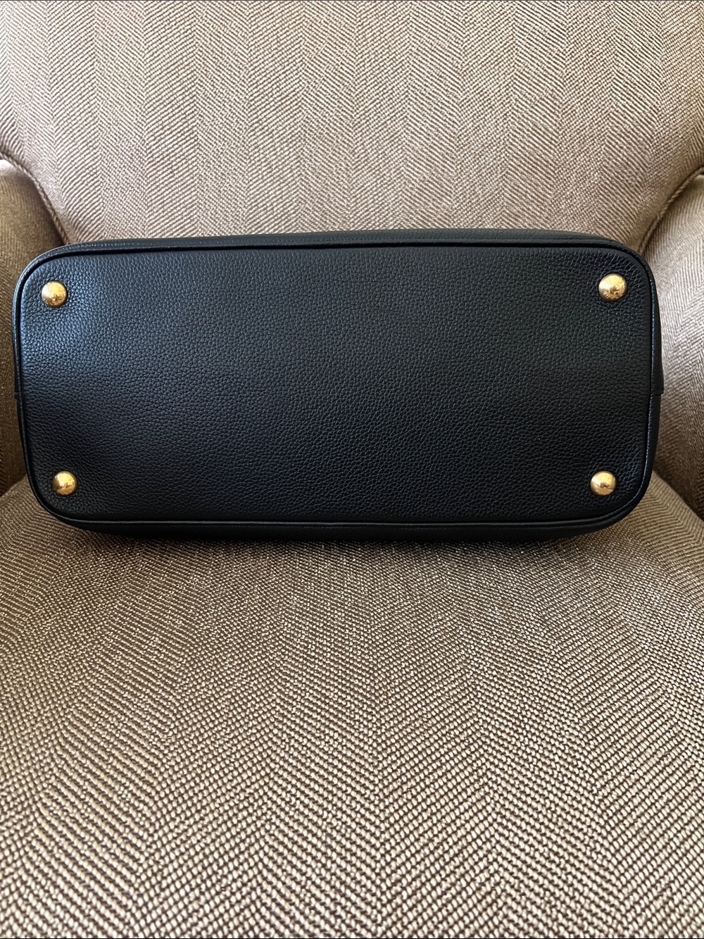 Elegant Like New Prada Black Leather Top-Handle Purse - Picture 5 of 13